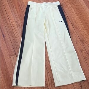 Puma Women's yellow and Black Joggers